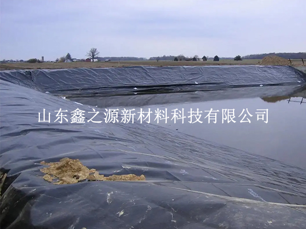 養(yǎng)殖防滲膜施工固定新法：簡(jiǎn)約高效，守護(hù)生態(tài)養(yǎng)殖